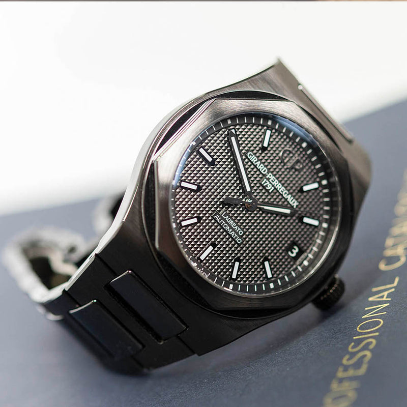 Girard perregaux discount laureato 42mm ceramic